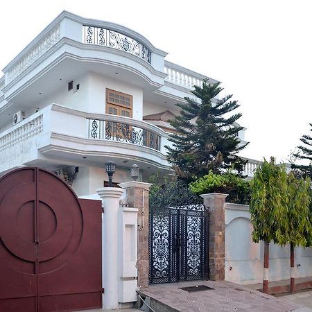 Oyo 5634 Ivy Stays - Manoj Pandey Chowk Lucknow Exterior photo